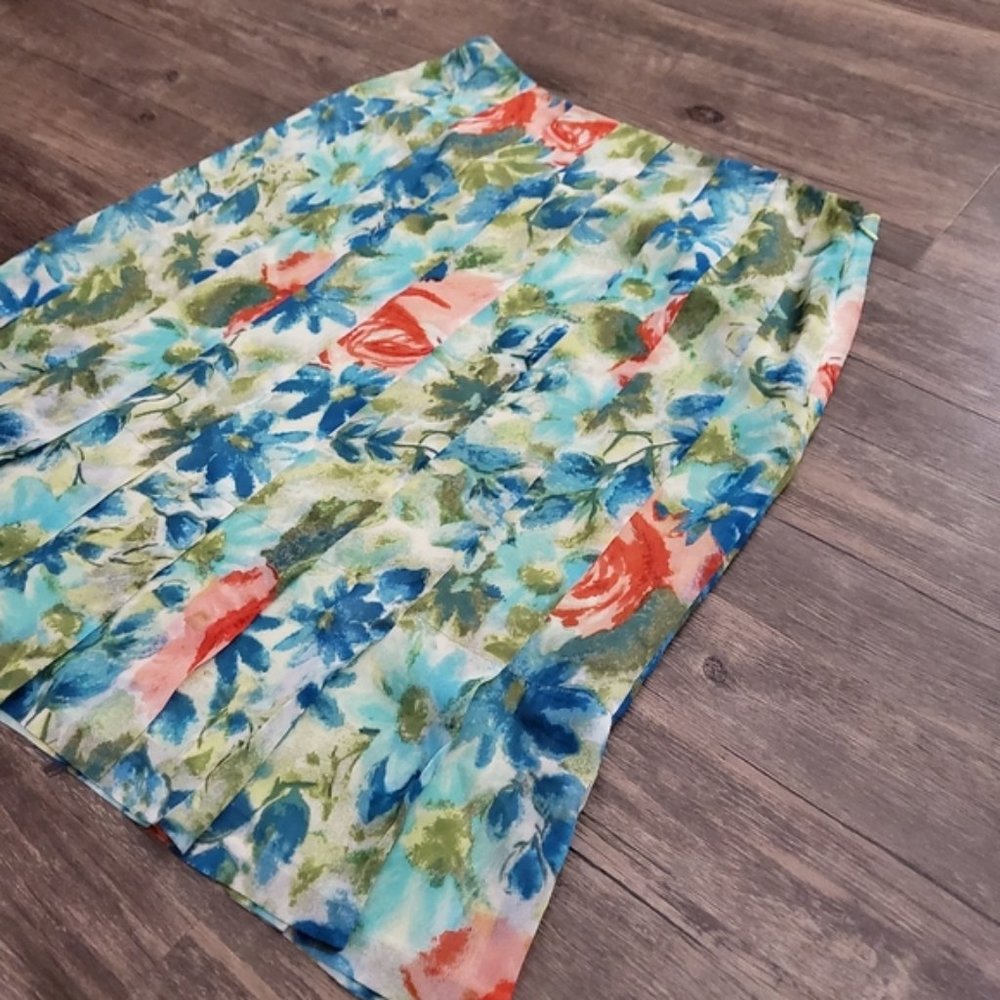 NWT Ann Taylor Silk Paneled, Pleated Skirt